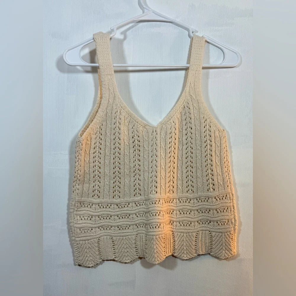 Altar'd State Size Small Cream V-Neck Tank Sweater